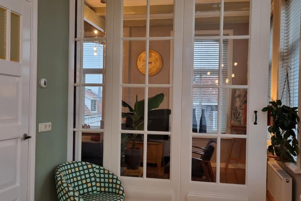 Sfeervol Verblijf In Oude Gemeentehuis Eenrum. Luaran gambar