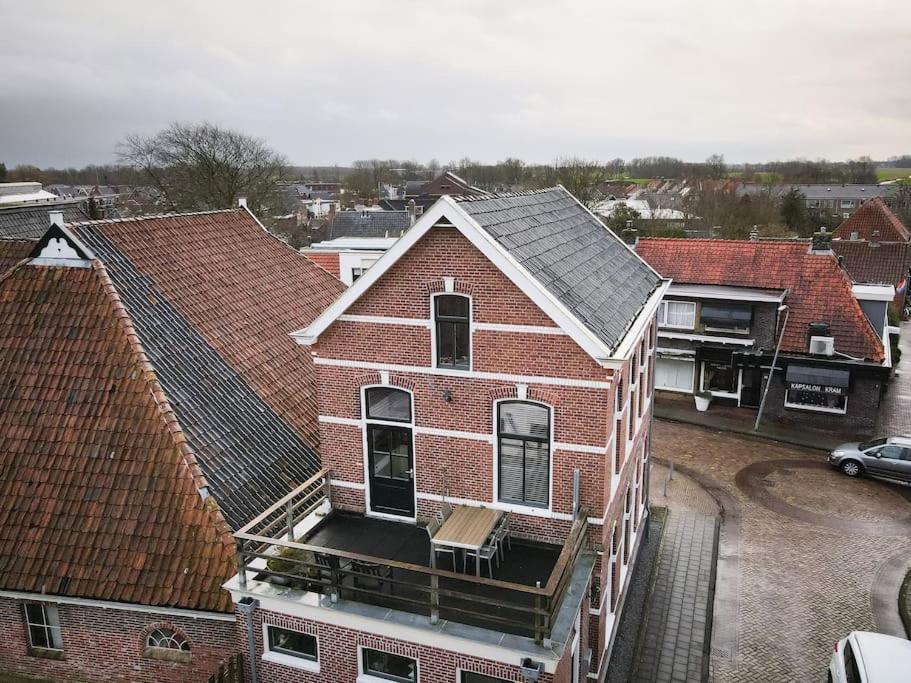 Sfeervol Verblijf In Oude Gemeentehuis Eenrum. Luaran gambar