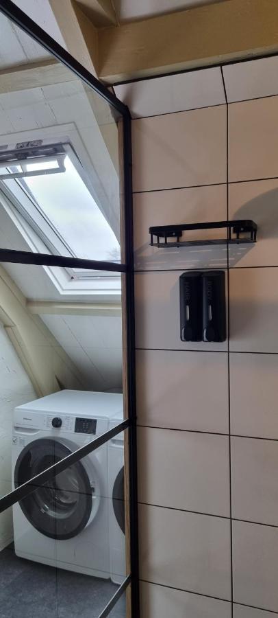 Sfeervol Verblijf In Oude Gemeentehuis Eenrum. Luaran gambar