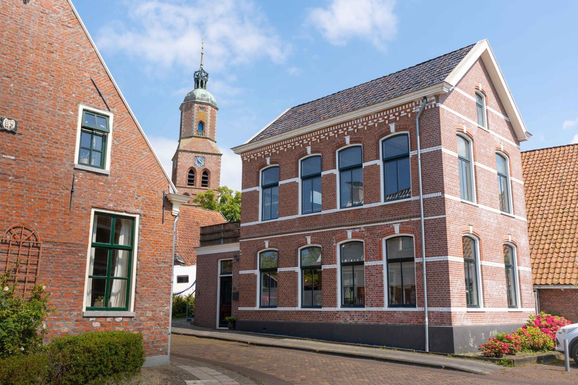 Sfeervol Verblijf In Oude Gemeentehuis Eenrum. Luaran gambar